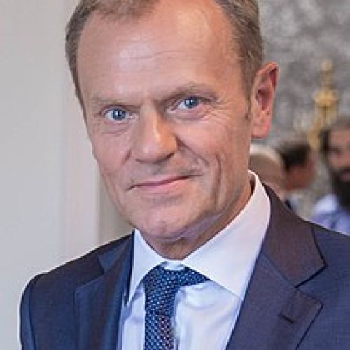 220px-Donald_Tusk_cropped.jpg