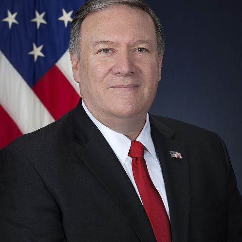 800px-Mike_Pompeo_official_photo-wiki.jpg