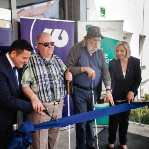 bankomat-slepi-slabovidni-nlb.jpg