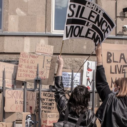 njkxx_black-lives-matter-blm-protesti.jpg