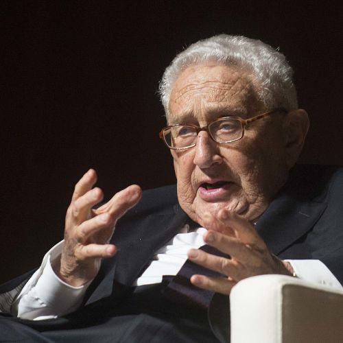 Henry_Kissinger_at_the_LBJ_Library_2016.jpg