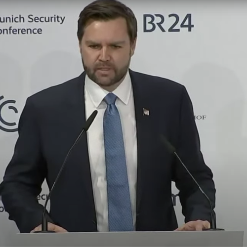 J. D. Vance: »Omejevanje medijev, volitev ali izključevanje ljudi iz političnega procesa ne ščiti ničesar.«