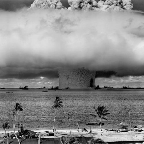 yh34t_explosion-67557-1280.jpg