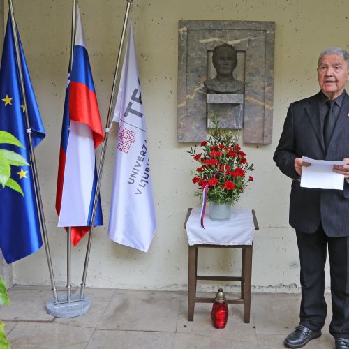 imcyk_lambert-ehrlich-spominska-slovesnost-teoloska-fakulteta-spomenik-janez-juhant-govor-26-5-20.jpg
