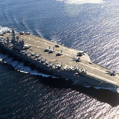 letalonosilka_razred_nimitz.jpg