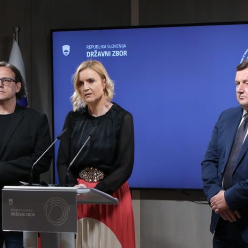 mojca-pasek-setinc-komisija.jpg