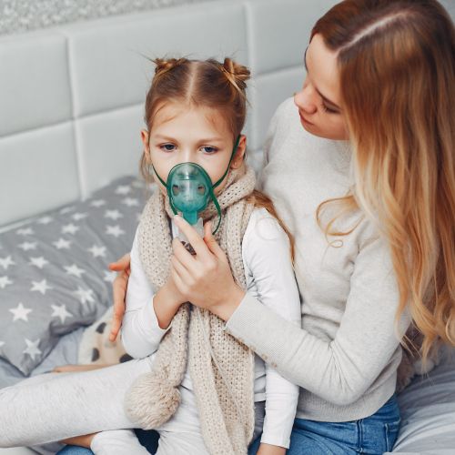 rgbgo_mother-with-her-illnes-daughter-bedroom.jpg