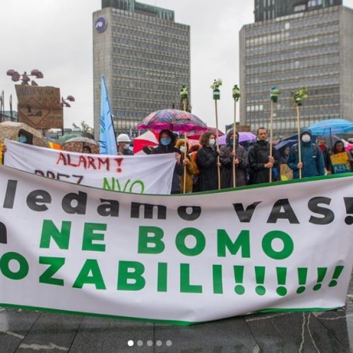 protest_okolje_parlament.jpg