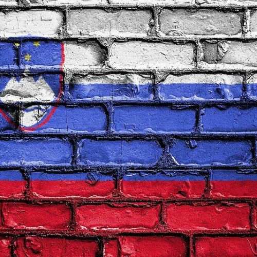 slovenska-zastava.jpg