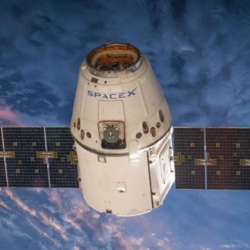 spacex_nasa_kapsula_astronavti.jpg