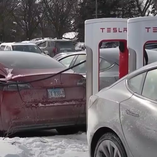 cn1ix_teslavmrazu.jpg