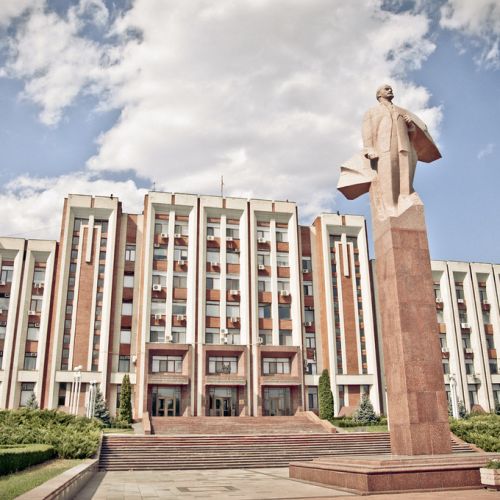 Tiraspol_Moldavija_Pridnesterje_Parlament.jpg