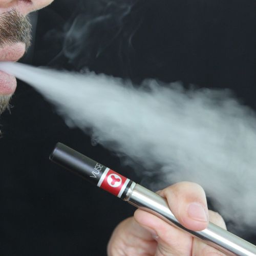 lbhrw_e-cigarette-1301670-1280.jpg