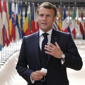 macron2.jpg